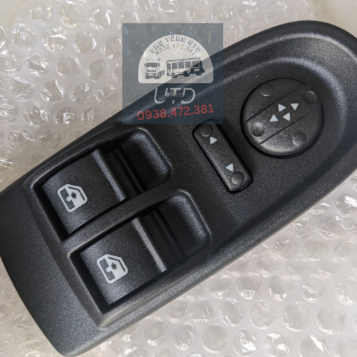 CÔNG TẮC CHỈNH GƯƠNG IVECO DAILY PLUS 16 19 CHỖ